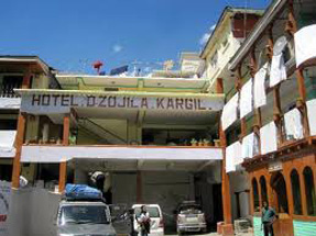 D Zojila Hotel Kargil