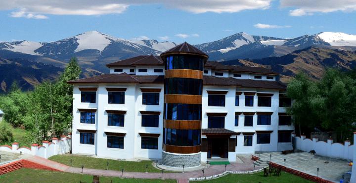 The Highland Mountain Resort And Spa Kargil